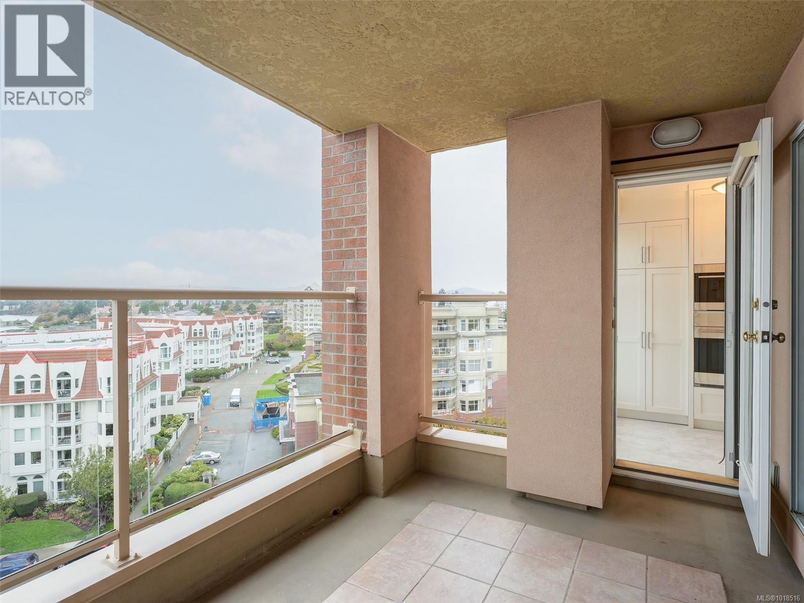 803 75 Songhees Road, Victoria