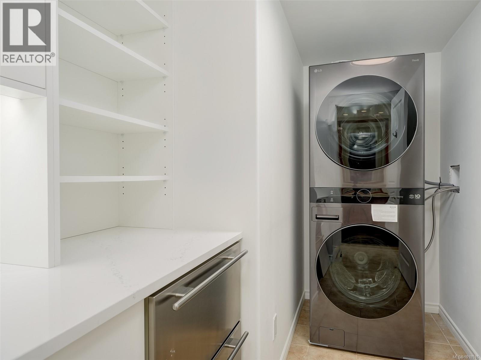 803 75 Songhees Road, Victoria