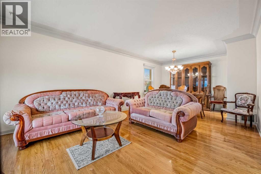 Single Family House Bungalow for Sale in  Richland Road NE Renfrew Calgary 