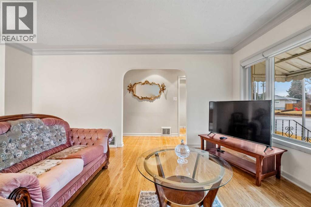 Single Family House Bungalow for Sale in  Richland Road NE Renfrew Calgary 