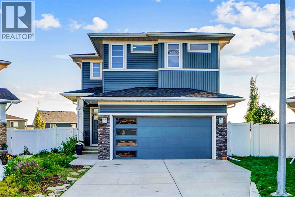 32 Redstone Court NE, Calgary, Alberta