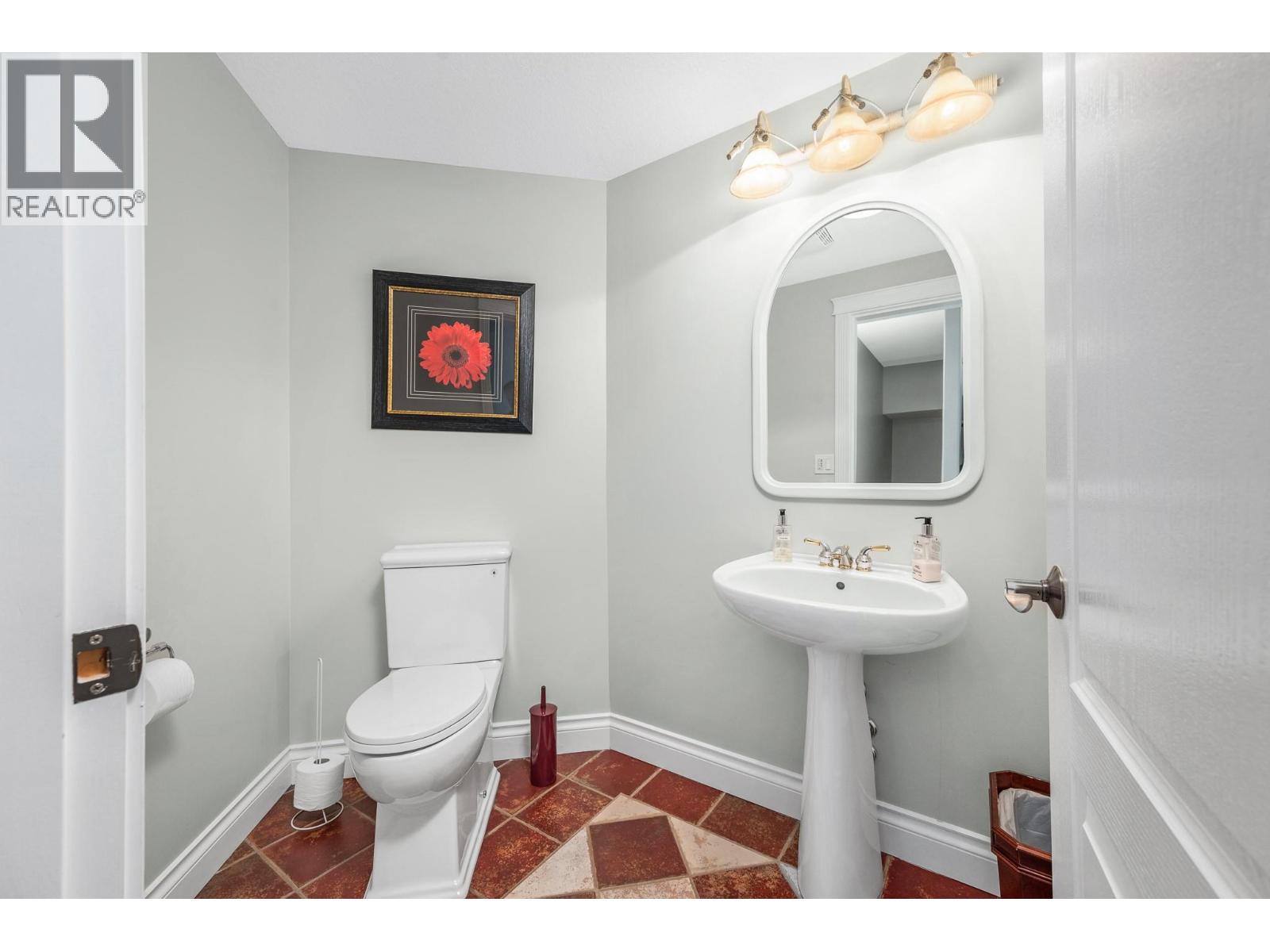 202 3473 Lakeview Place, Enderby