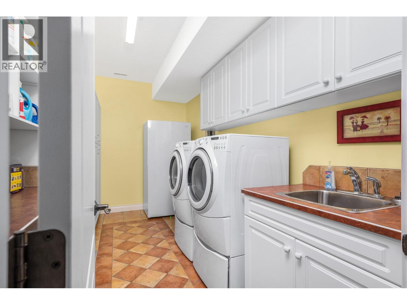 202 3473 Lakeview Place, Enderby