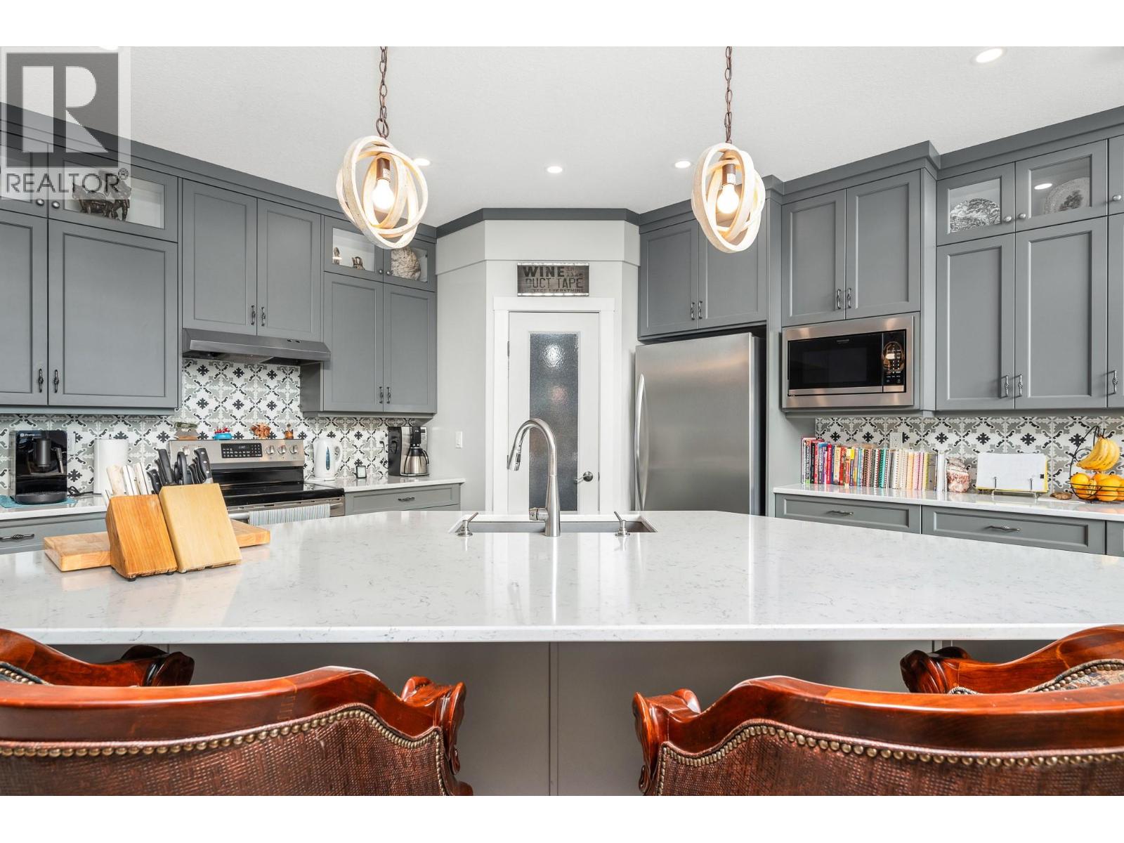 202 3473 Lakeview Place, Enderby