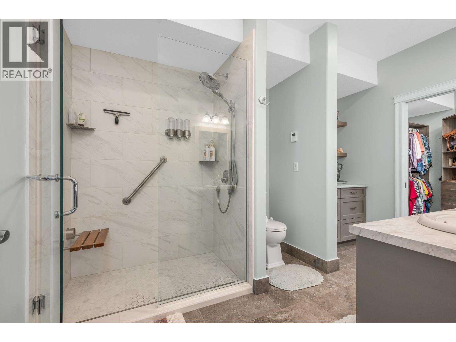 202 3473 Lakeview Place, Enderby