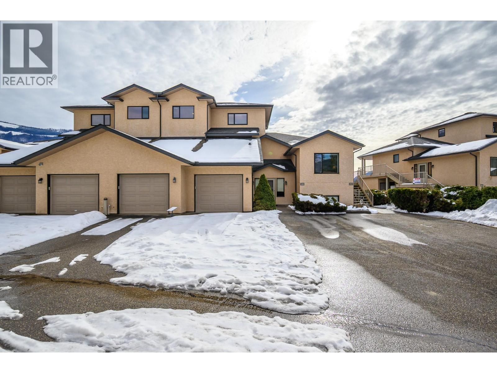 202 3473 Lakeview Place, Enderby