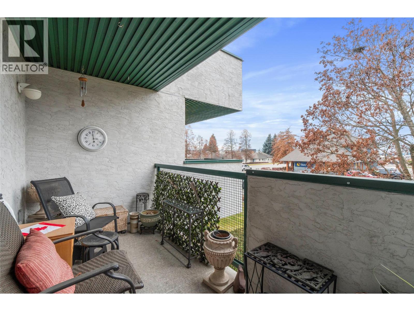 205 851 5 Avenue Southwest, Salmon Arm