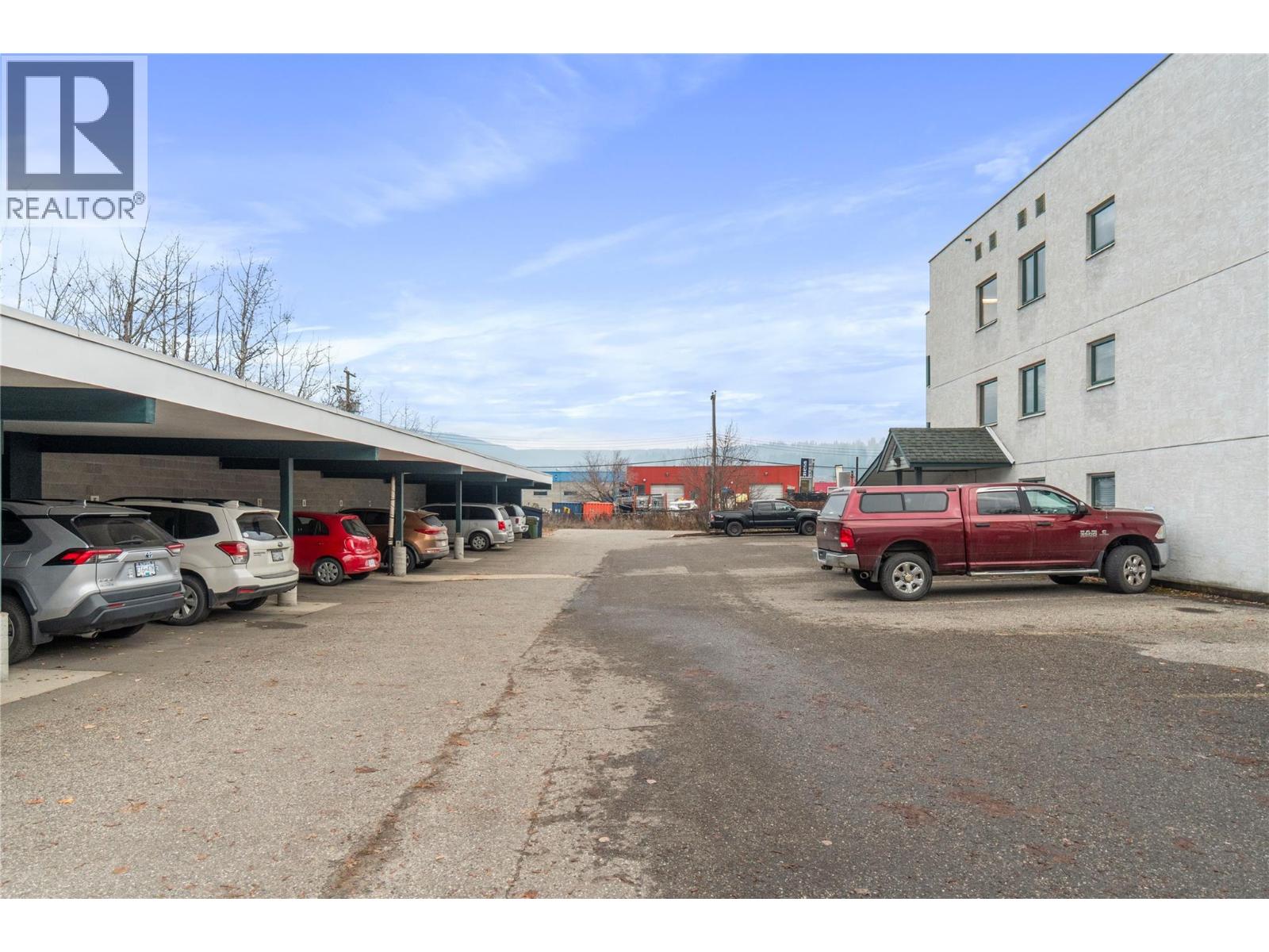 205 851 5 Avenue Southwest, Salmon Arm