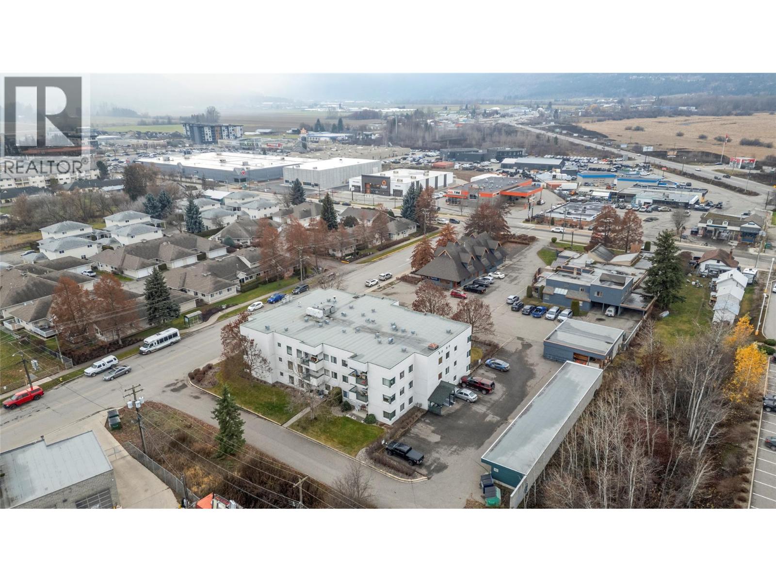 205 851 5 Avenue Southwest, Salmon Arm