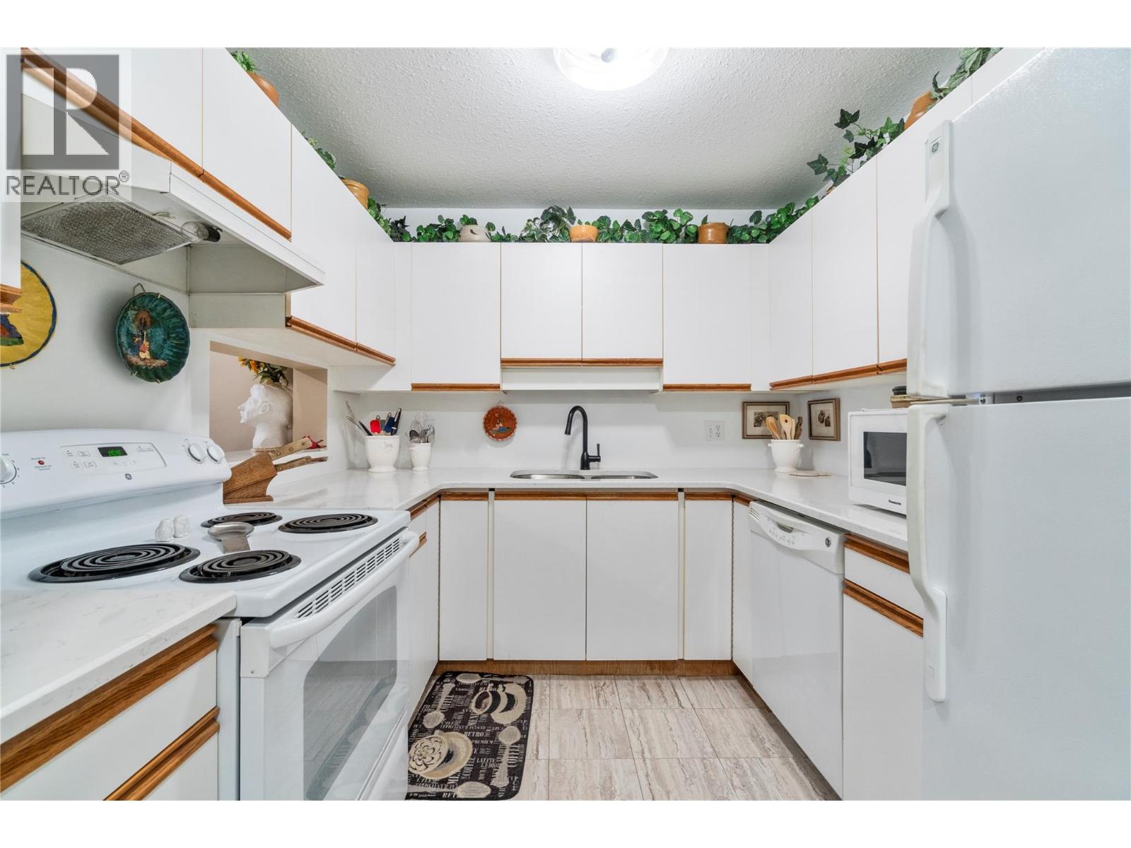 205 851 5 Avenue Southwest, Salmon Arm