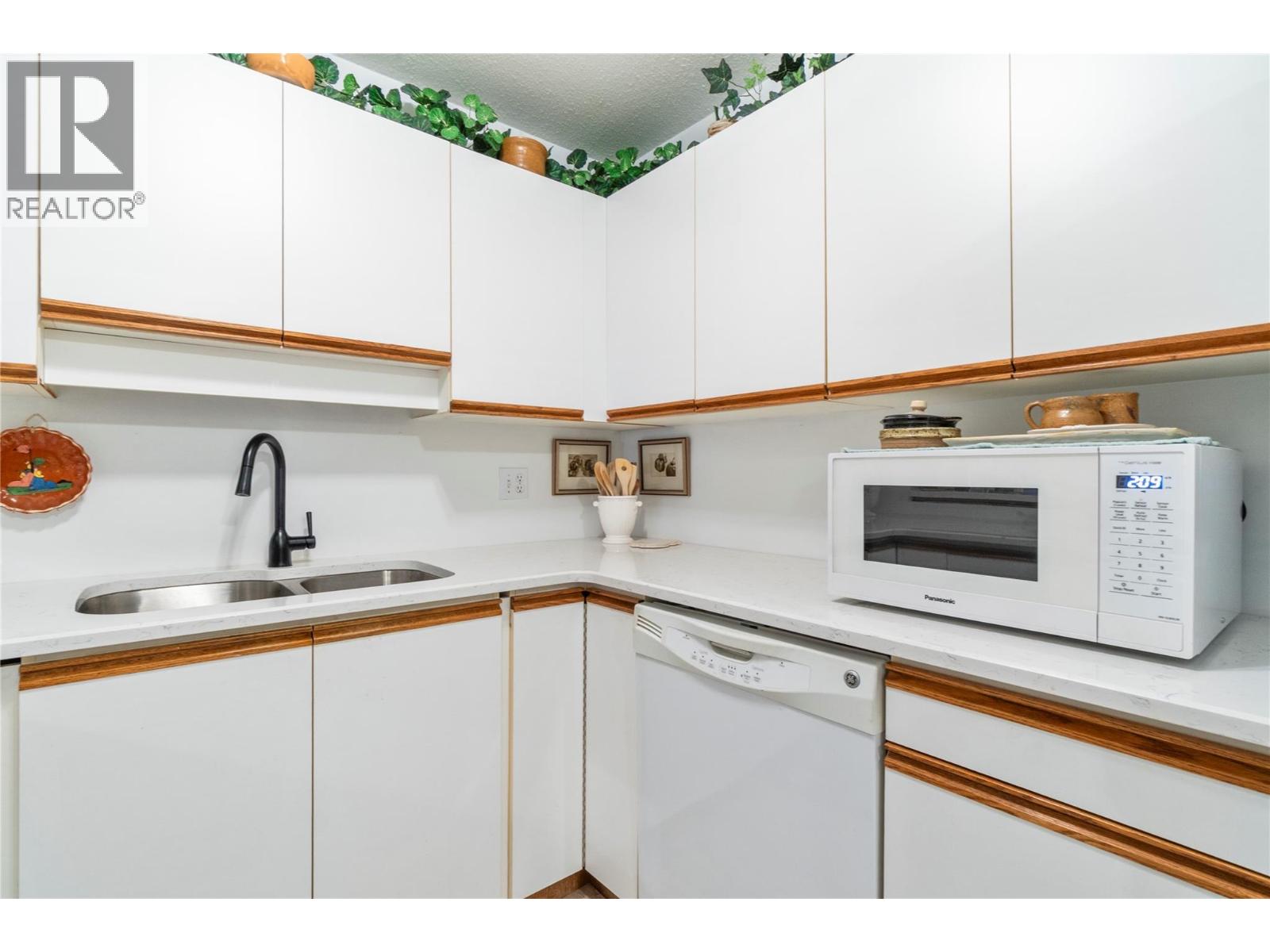 205 851 5 Avenue Southwest, Salmon Arm