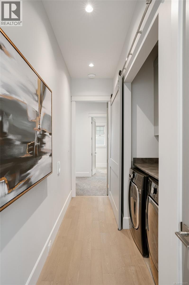  2639 Victor Street, Victoria