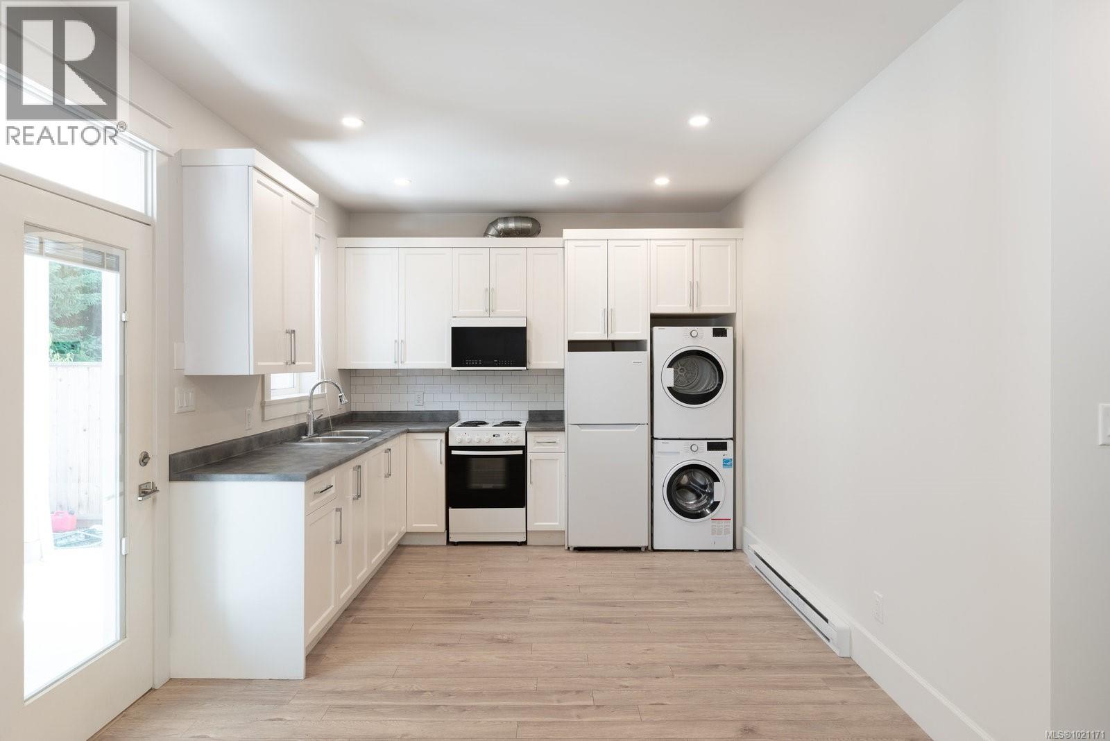  2639 Victor Street, Victoria