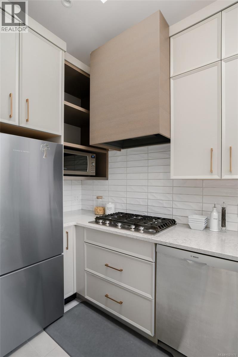  2639 Victor Street, Victoria