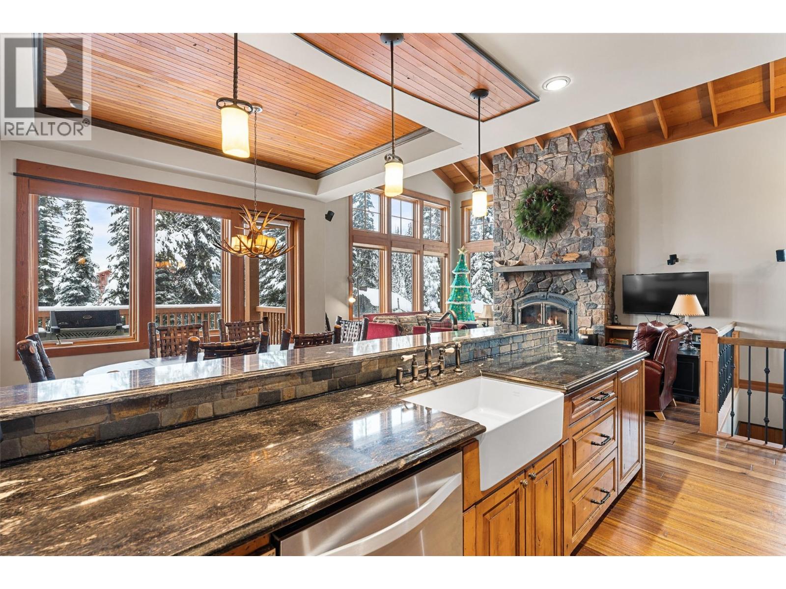 14 255 Feathertop Way, Big White