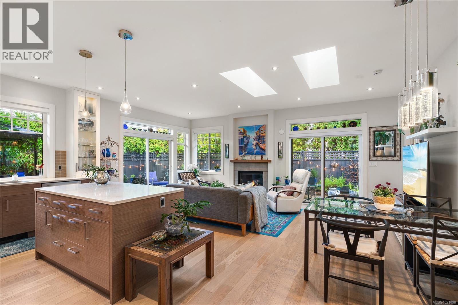 4 2340 Oakville Avenue, Sidney