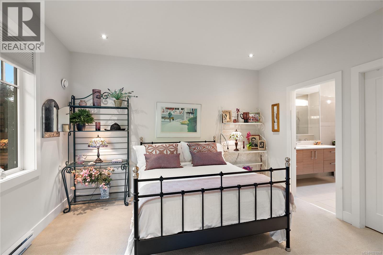 4 2340 Oakville Avenue, Sidney