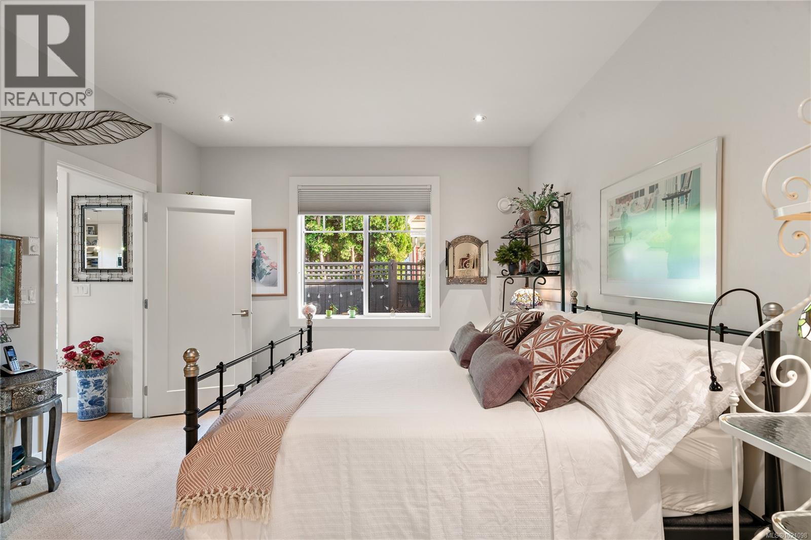 4 2340 Oakville Avenue, Sidney