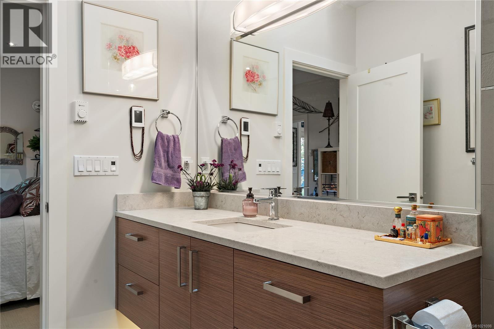 4 2340 Oakville Avenue, Sidney