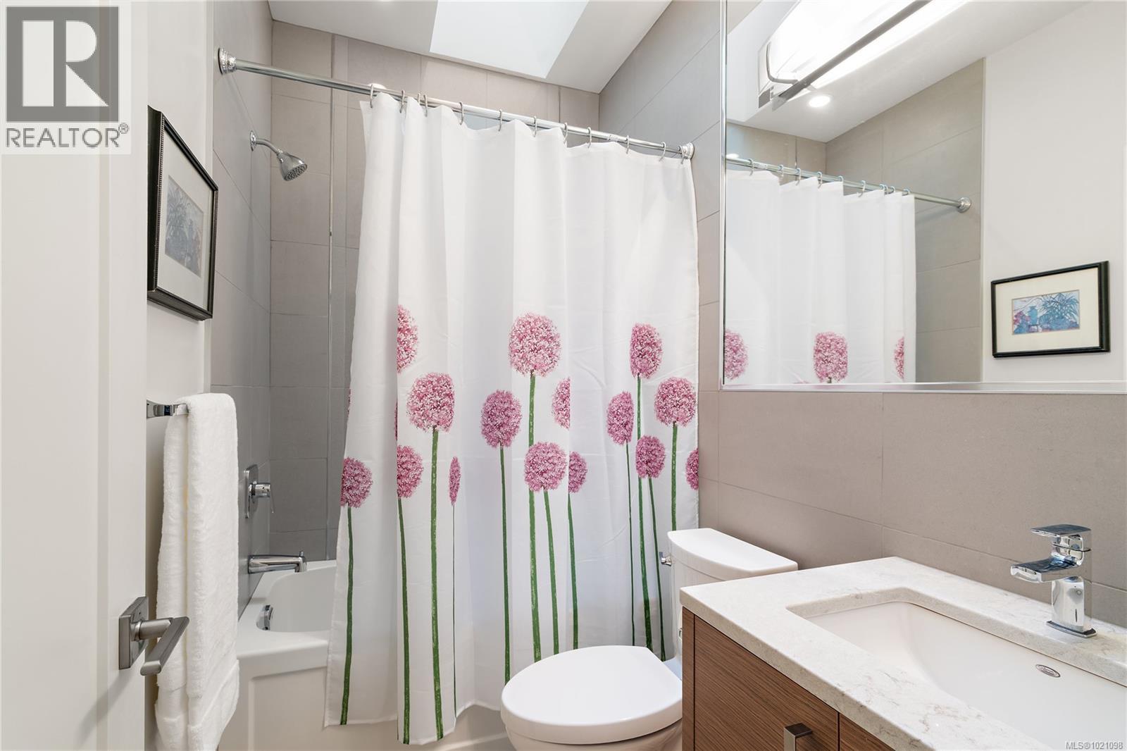 4 2340 Oakville Avenue, Sidney