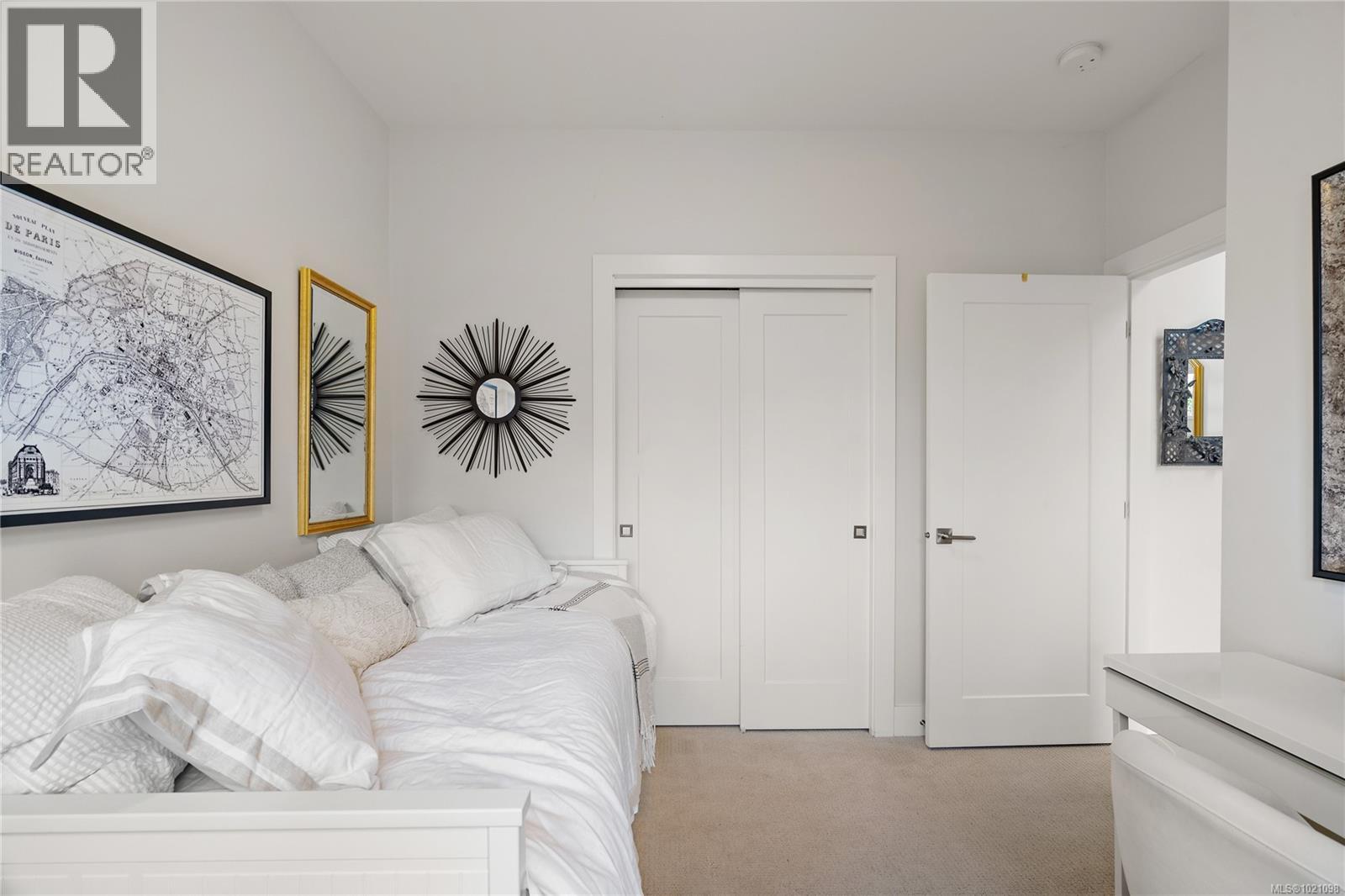 4 2340 Oakville Avenue, Sidney