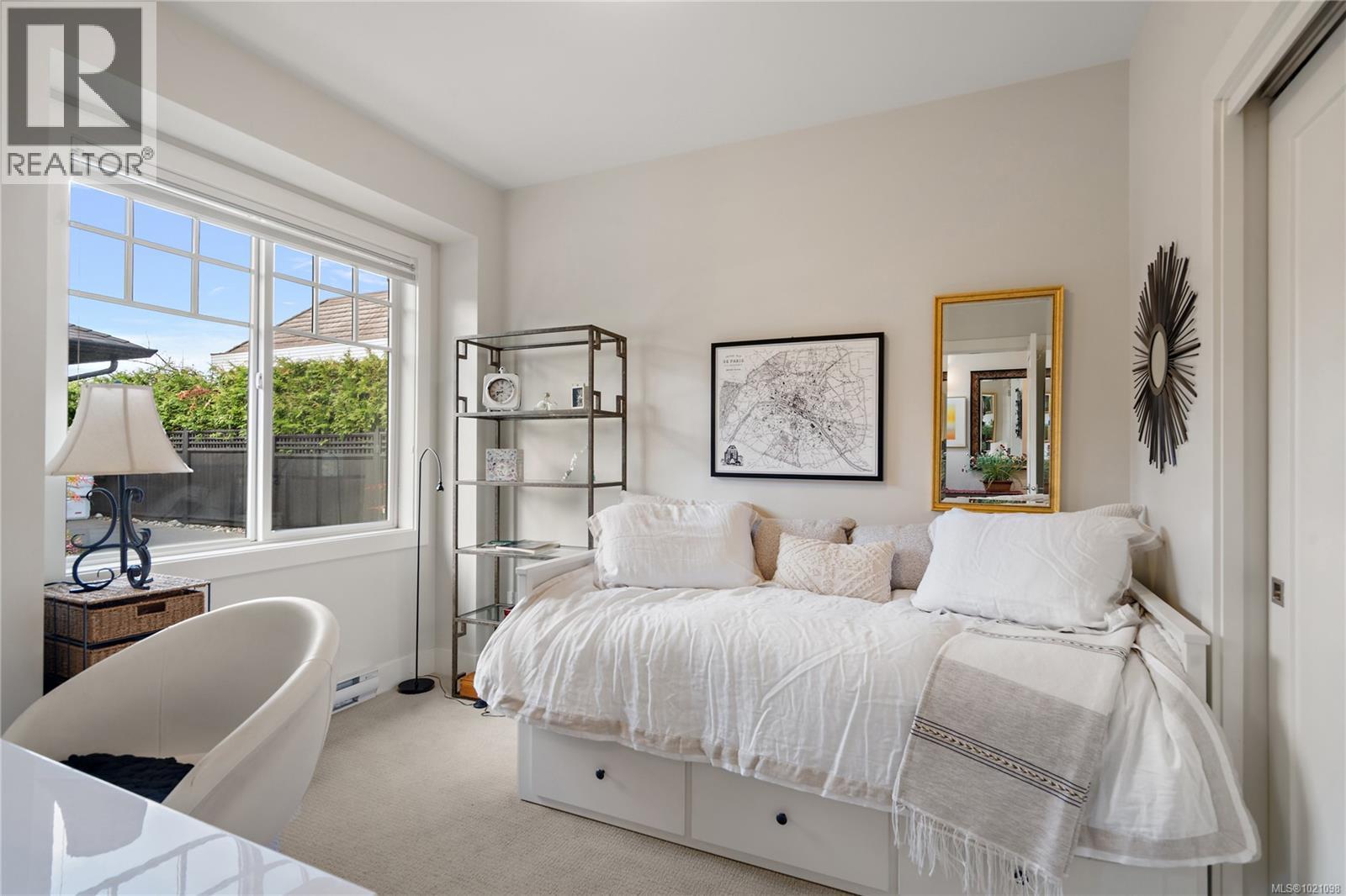 4 2340 Oakville Avenue, Sidney