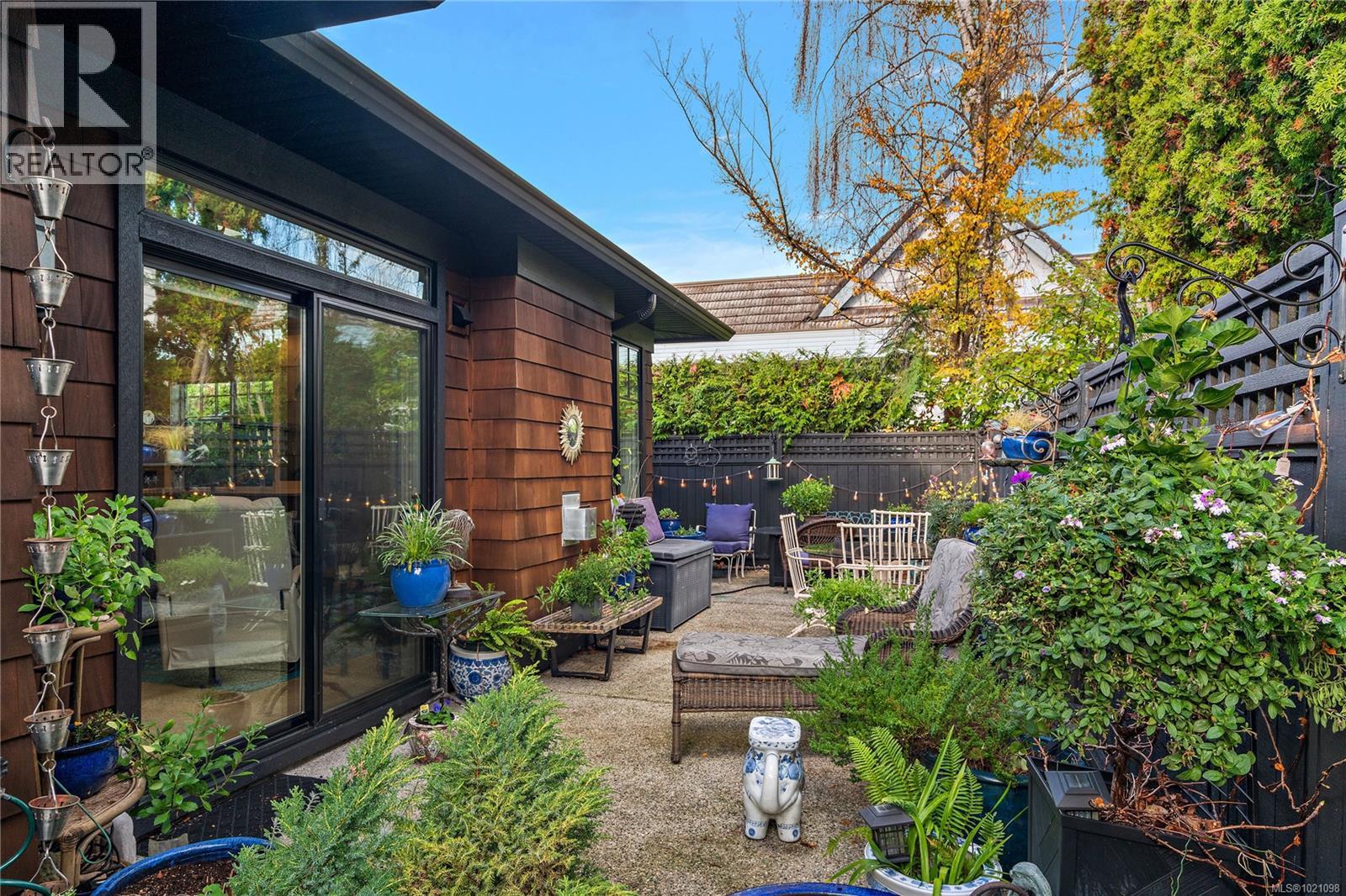 4 2340 Oakville Avenue, Sidney