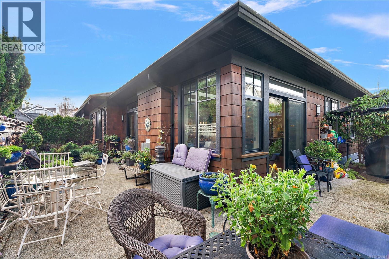 4 2340 Oakville Avenue, Sidney