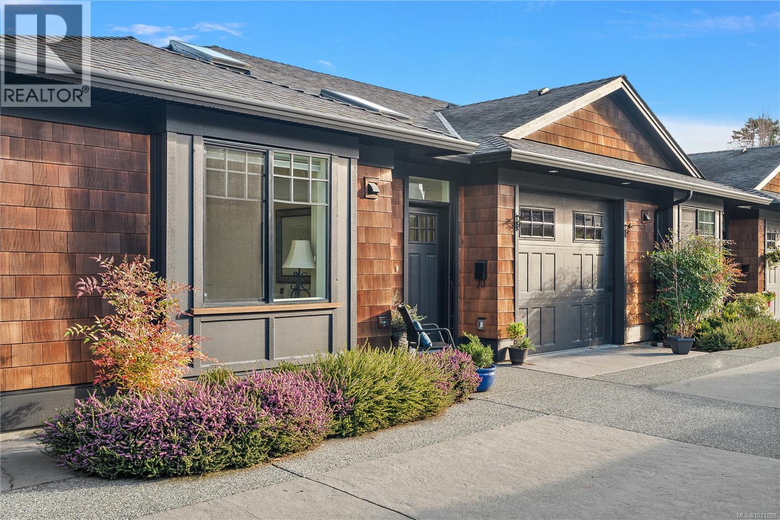 4 2340 Oakville Avenue, Sidney