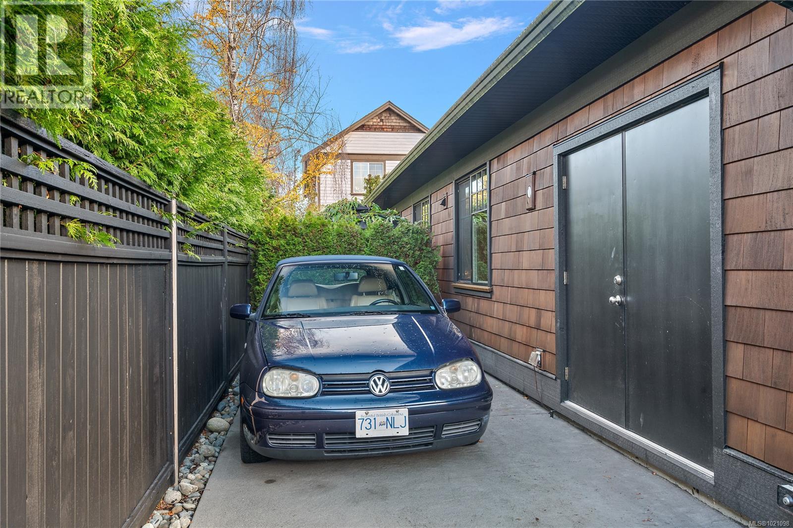 4 2340 Oakville Avenue, Sidney