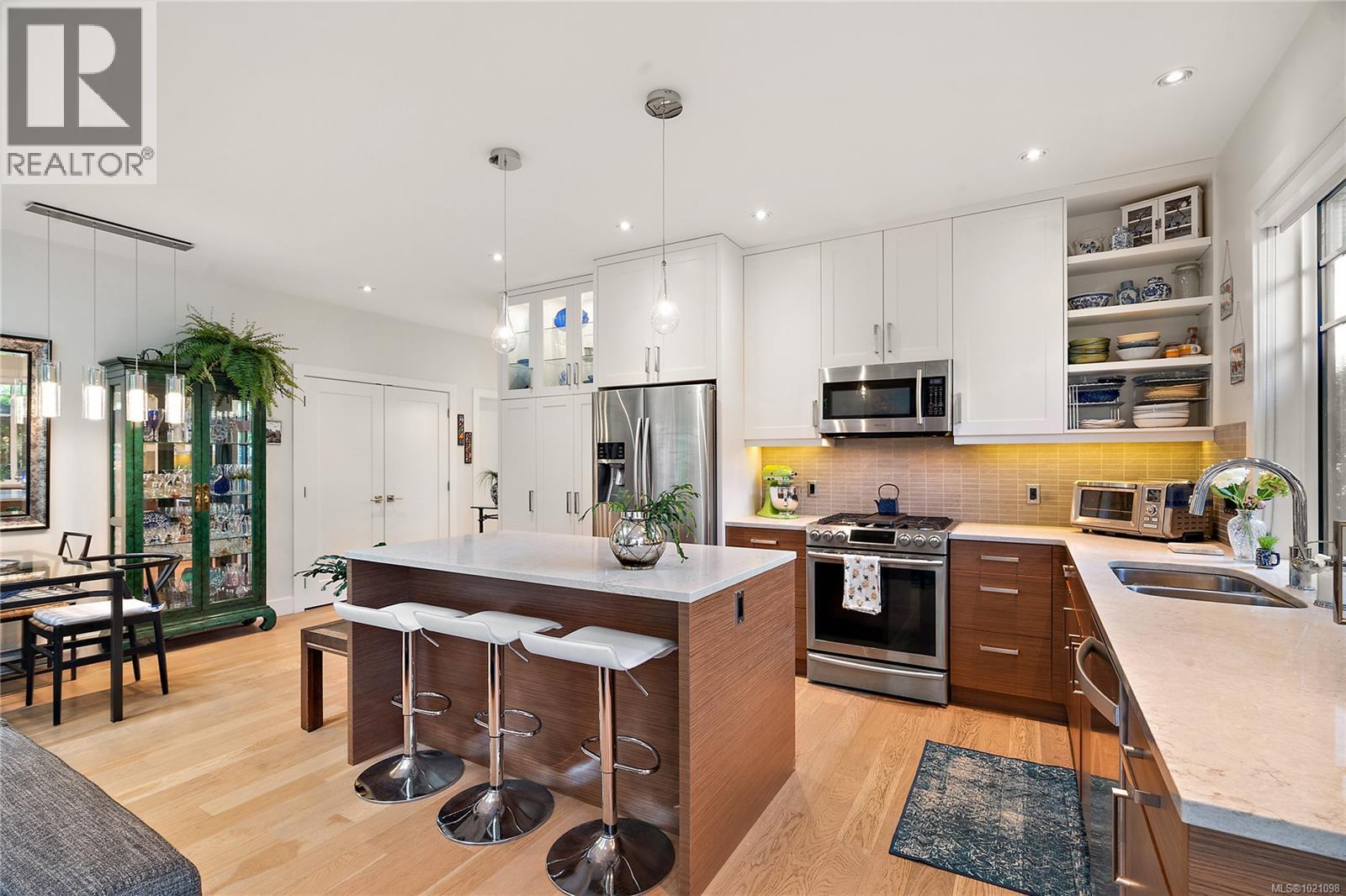 4 2340 Oakville Avenue, Sidney