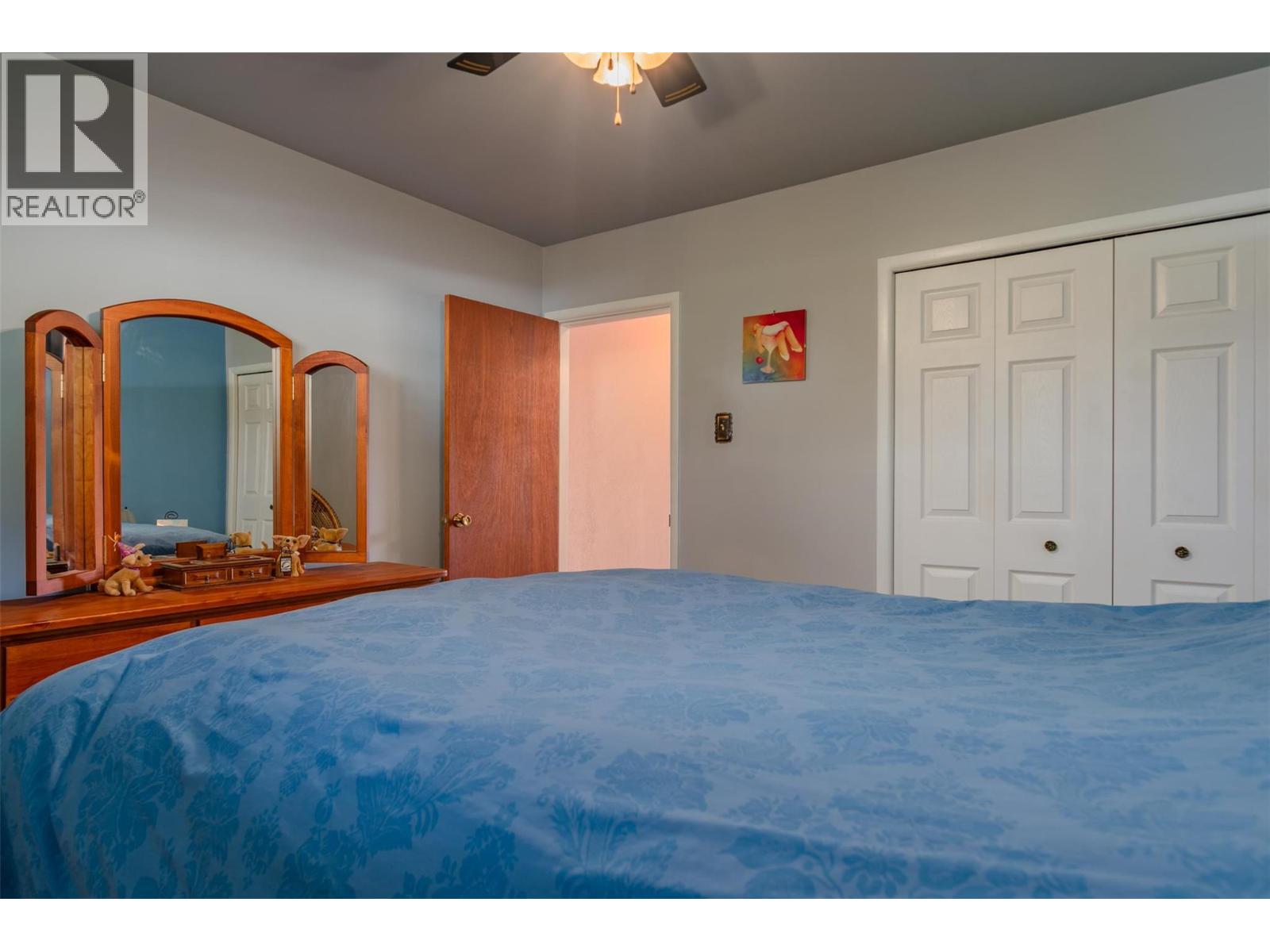 1043 Regan Crescent, Trail