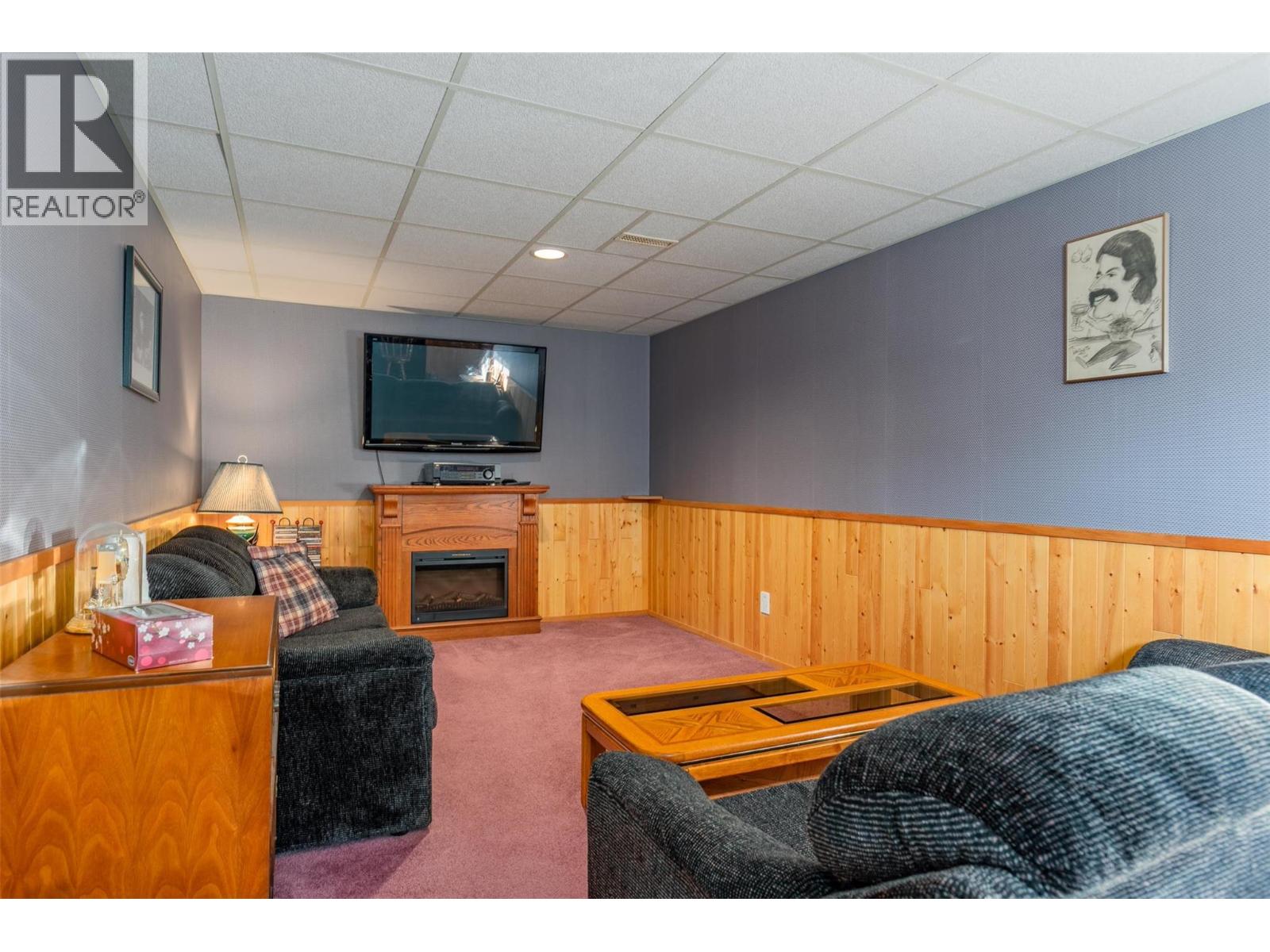 1043 Regan Crescent, Trail