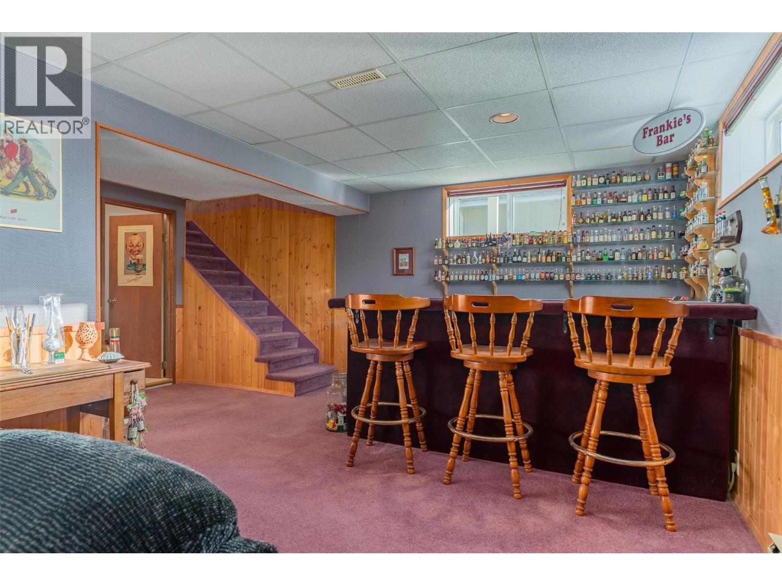 1043 Regan Crescent, Trail