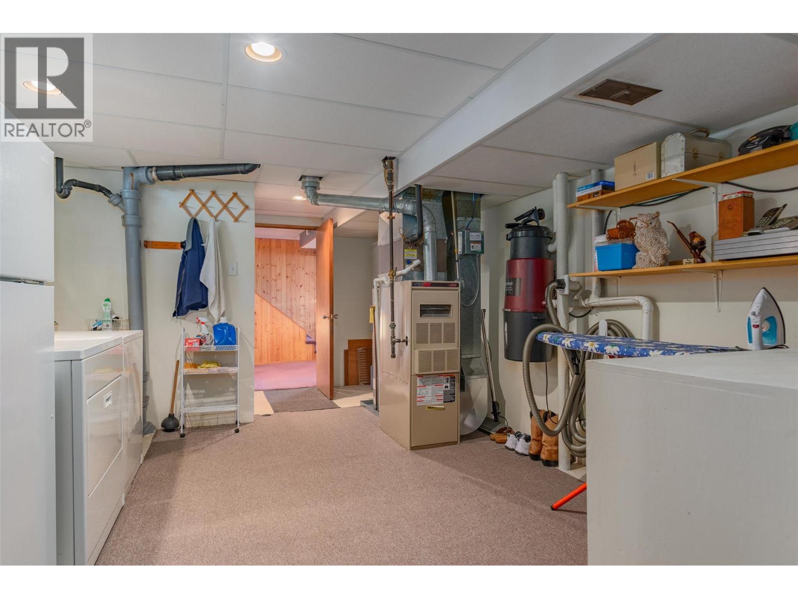 1043 Regan Crescent, Trail