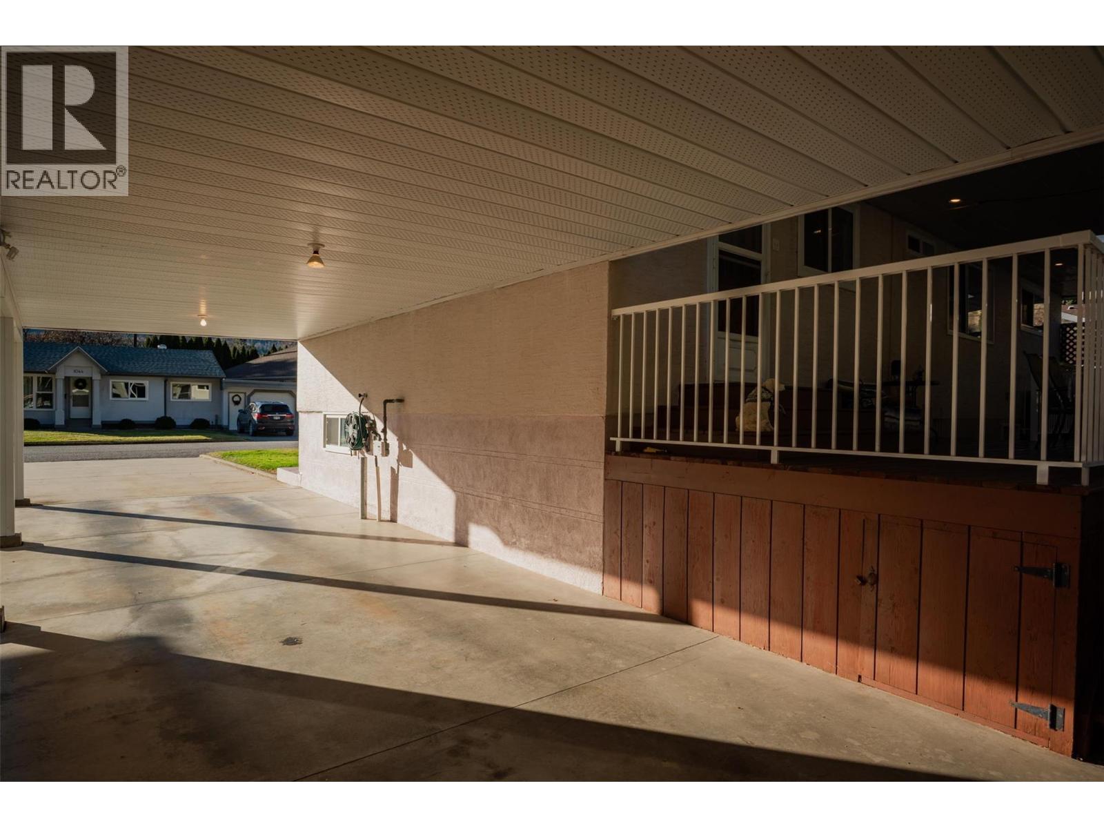 1043 Regan Crescent, Trail