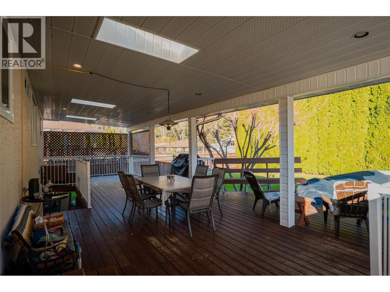 1043 Regan Crescent, Trail