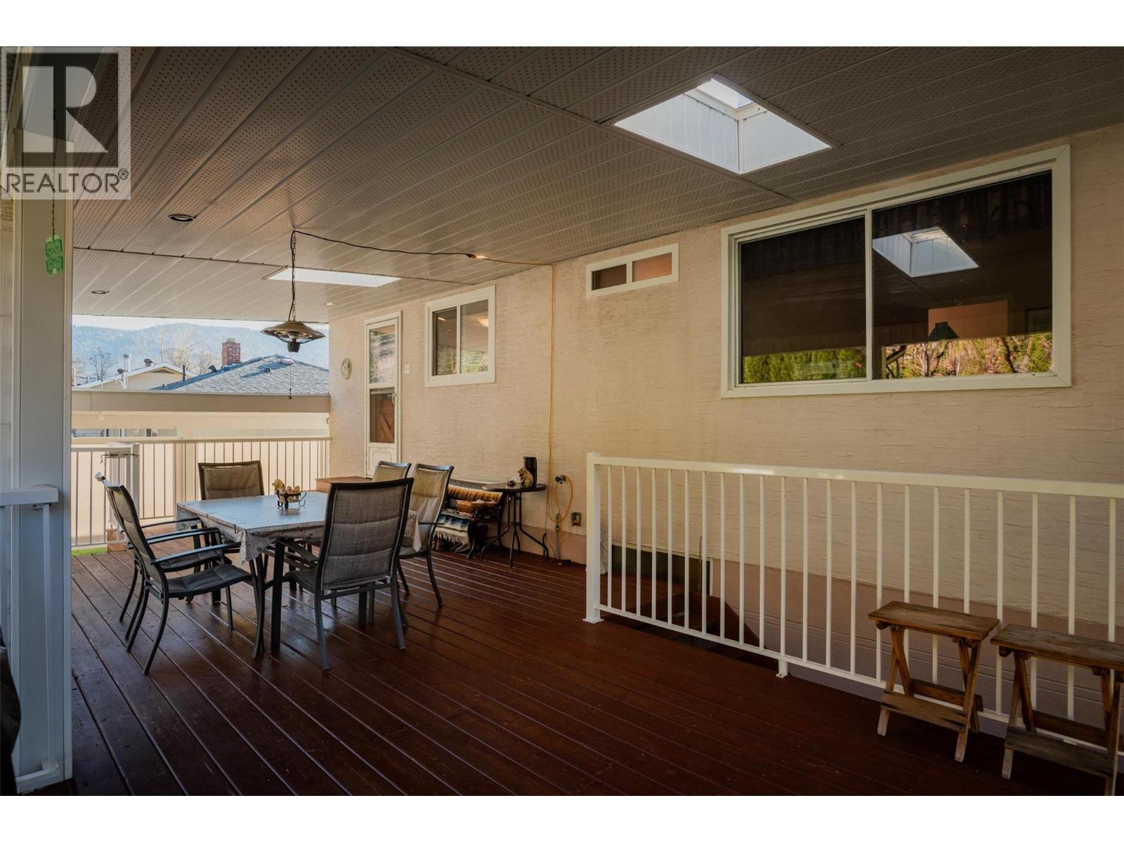 1043 Regan Crescent, Trail