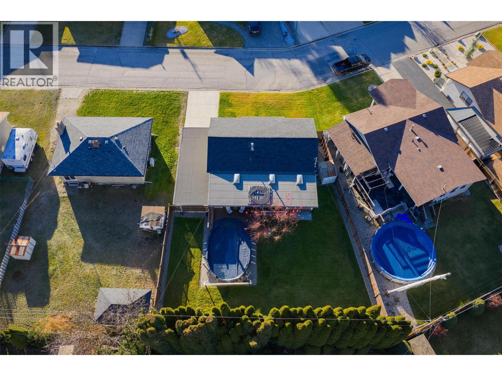 1043 Regan Crescent, Trail