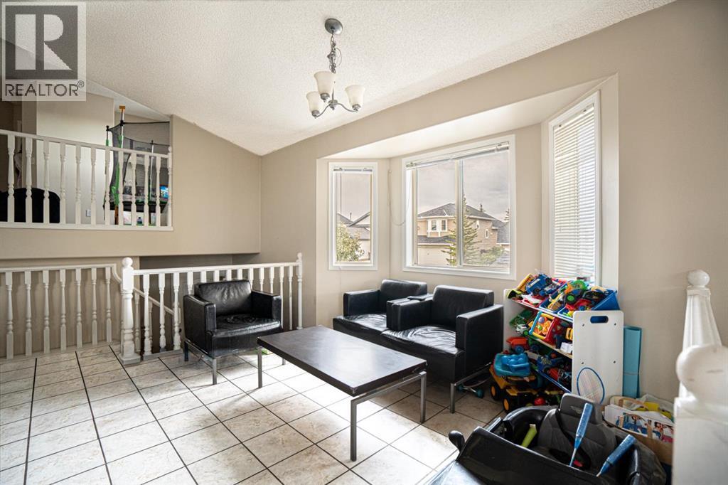 Single Family House 4 Level for Sale in  Laguna Way NE Monterey Park Calgary 