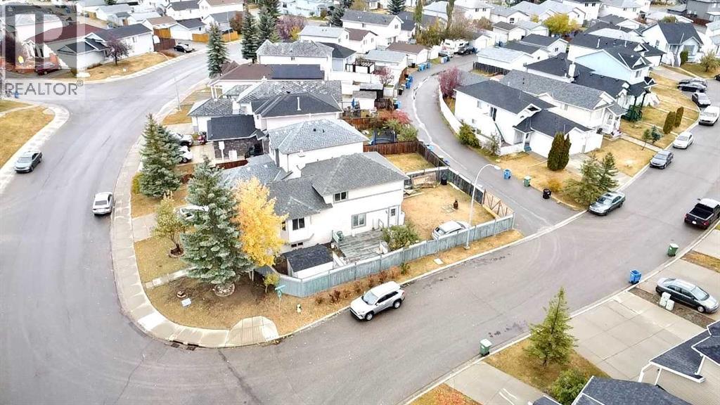 Single Family House 4 Level for Sale in  Laguna Way NE Monterey Park Calgary 