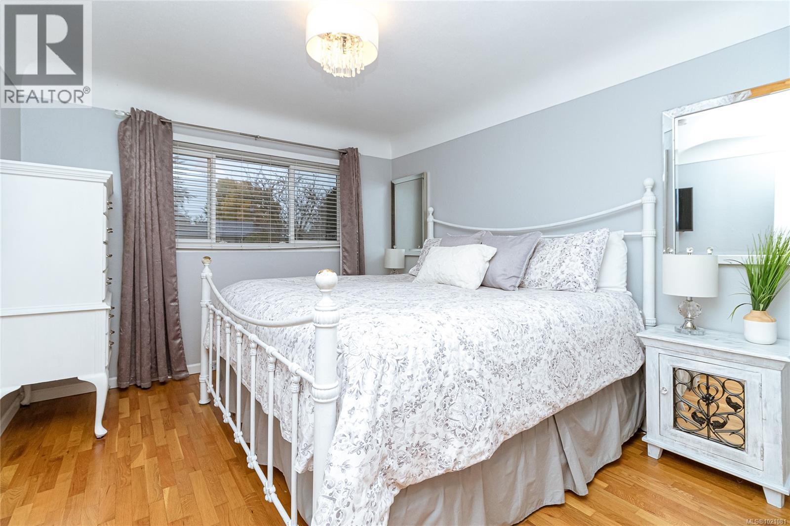  1743 Townley Street, Saanich