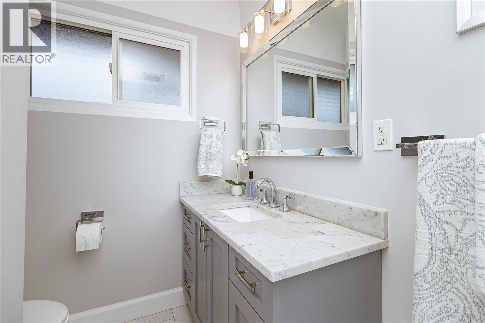  1743 Townley Street, Saanich