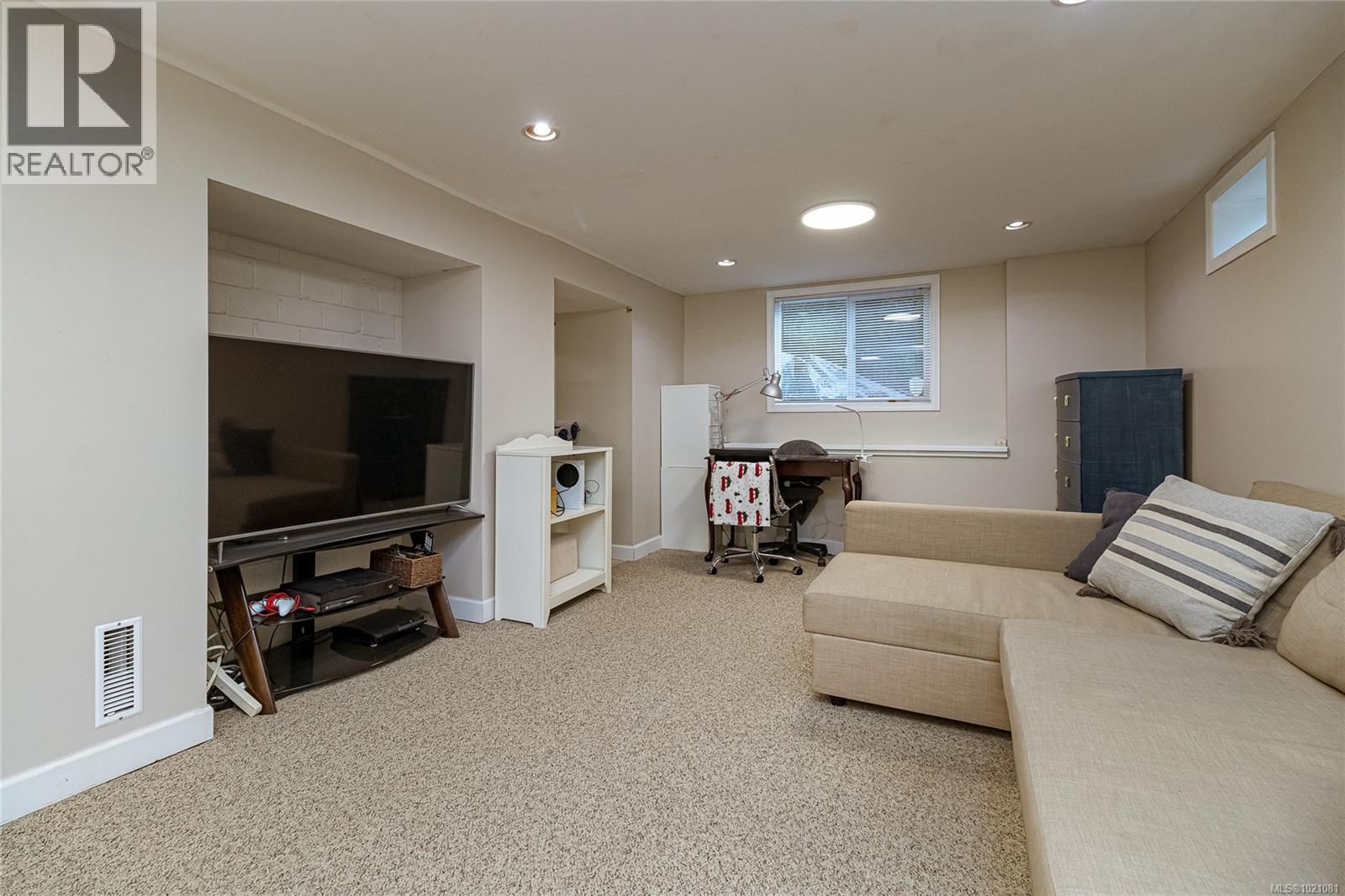  1743 Townley Street, Saanich