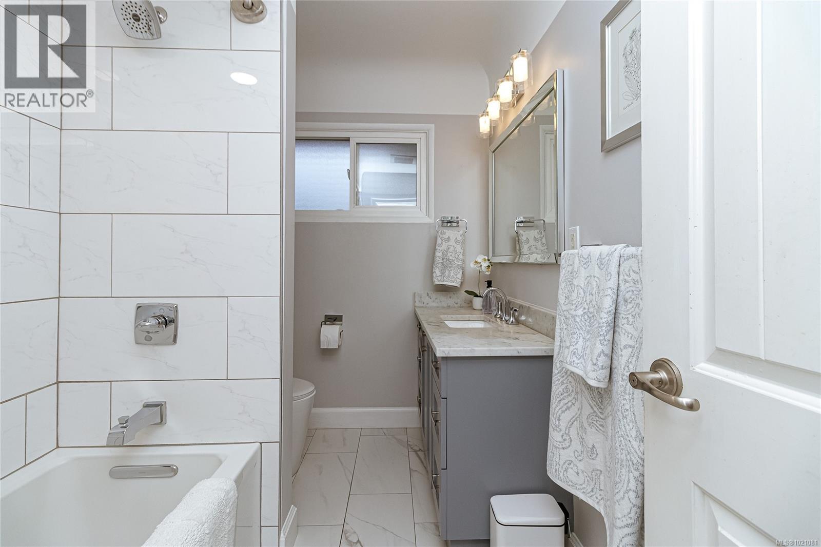  1743 Townley Street, Saanich