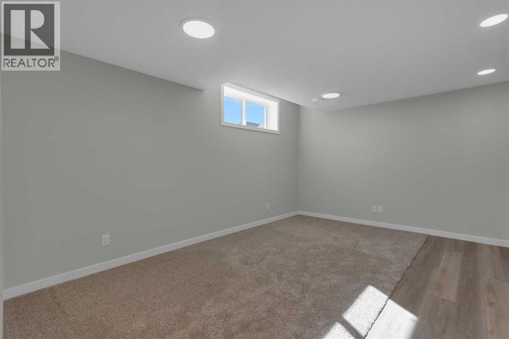 Single Family House for Sale in  Silver Spruce Road SW Silverado Calgary 