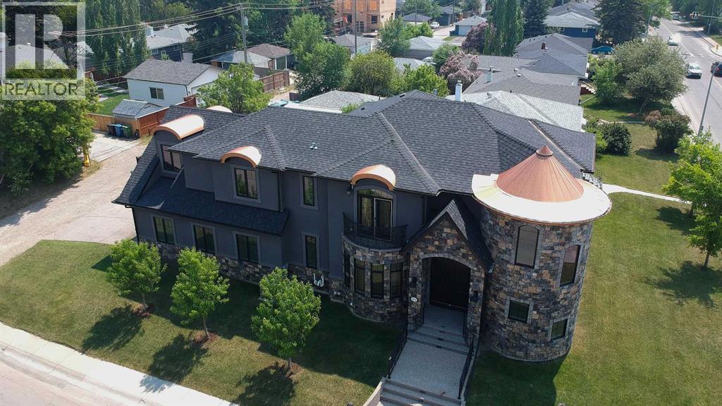 Single Family House for Sale in   Avenue NW Hounsfield Heights/Briar Hill Calgary 