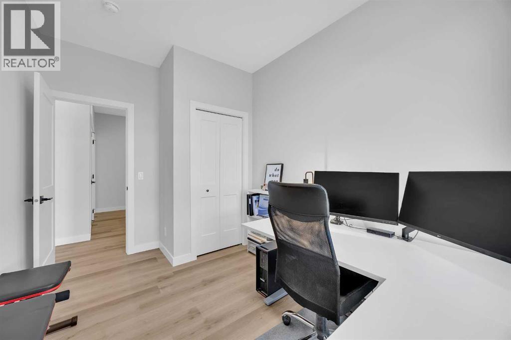 Single Family House for Sale in  Silverton Glen Green SW Silverado Calgary 