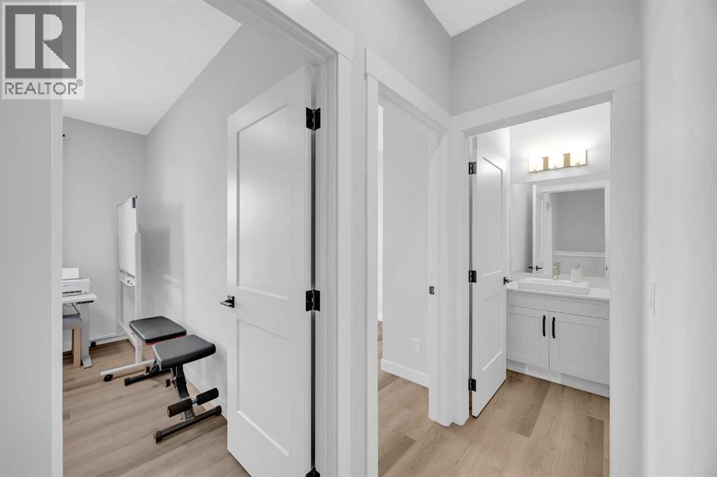 Single Family House for Sale in  Silverton Glen Green SW Silverado Calgary 