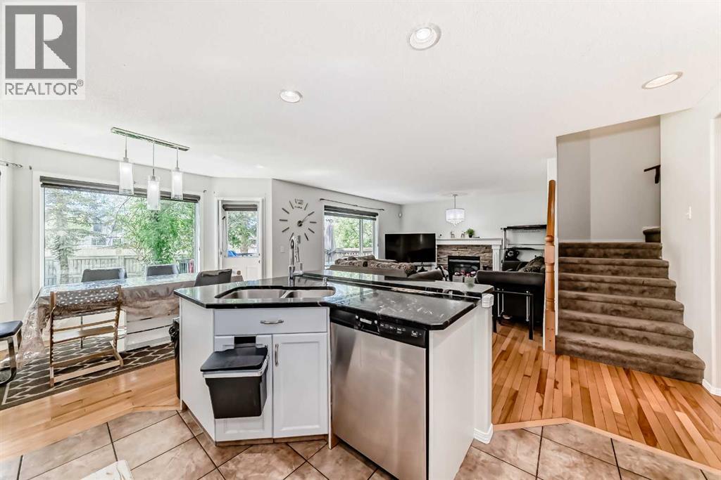 Single Family House for Sale in  Shawbrooke Park SW Shawnessy Calgary 